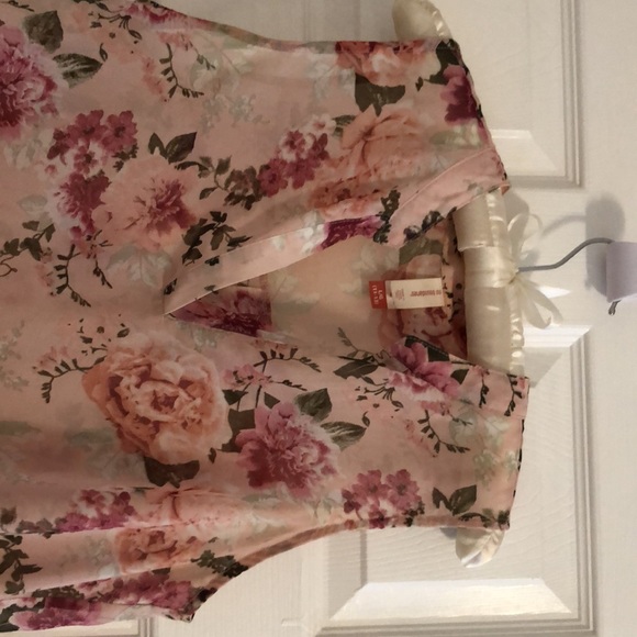 Floral sheer tank top - Picture 3 of 3